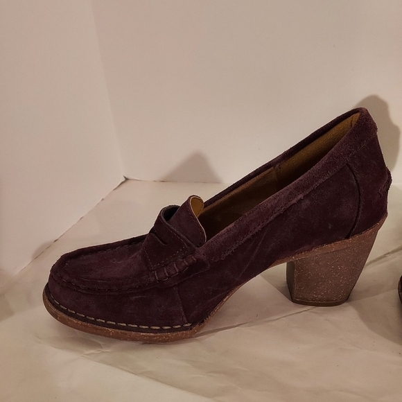 Unstructured by Clarks Carleta Belle Purple Suede Heeled Loafers in Size 8 M - Picture 3 of 11